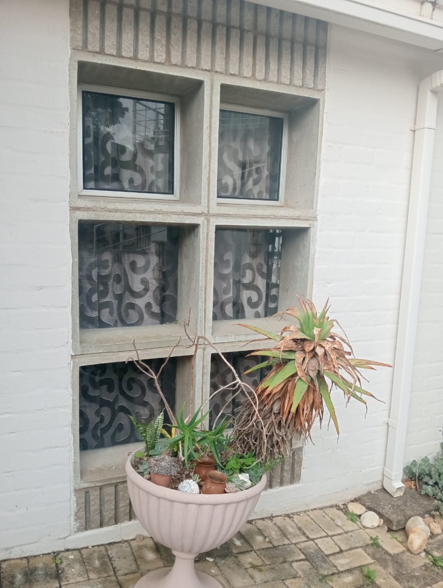 3 Bedroom Property for Sale in Wavecrest Eastern Cape